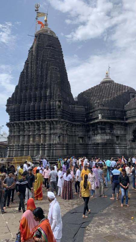 శ్రీ త్రయంబకేశ్వర జ్యోతిర్లింగ ఆలయం,మహారాష్ట్ర.