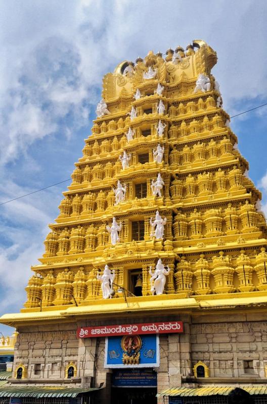 చాముండేశ్వరి దేవి ఆలయం,మైసూర్, కర్ణాటక.